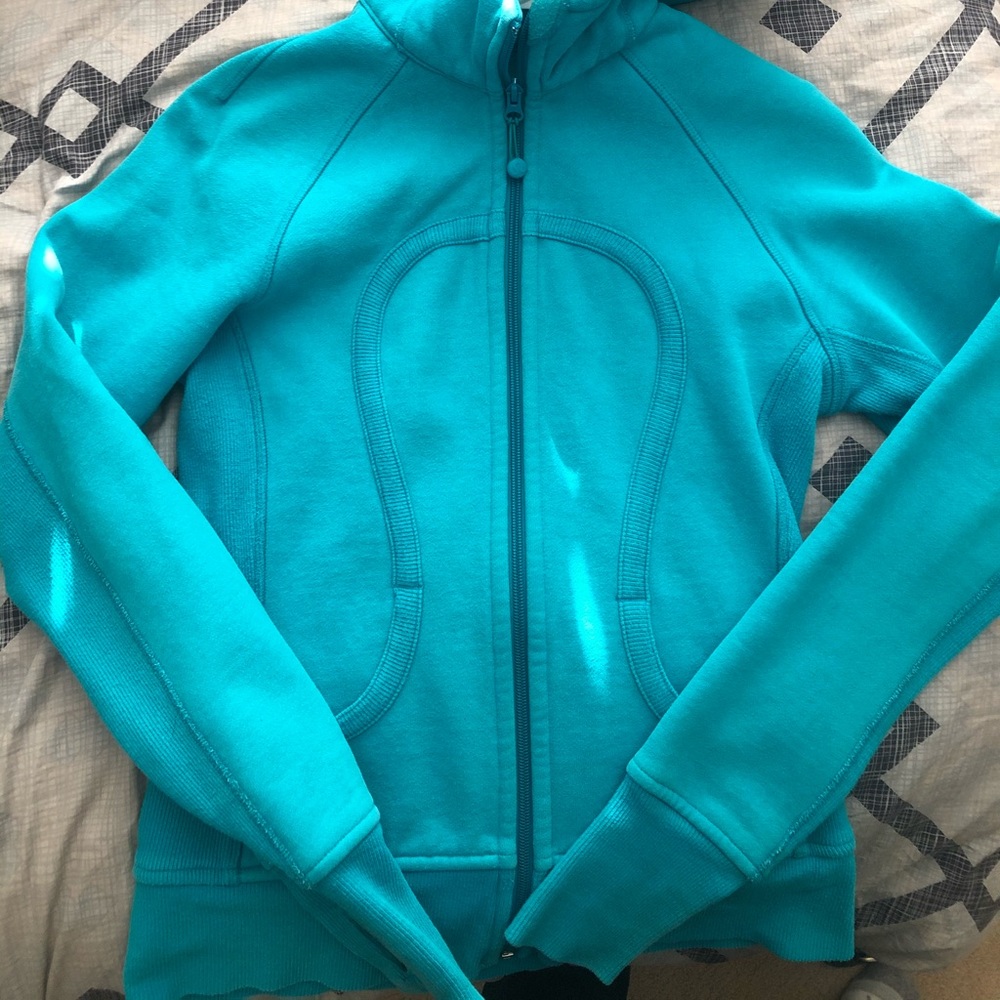 Women’s size 4 lululemon scuba hoodie